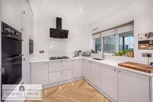 Open Plan Kitchen- click for photo gallery